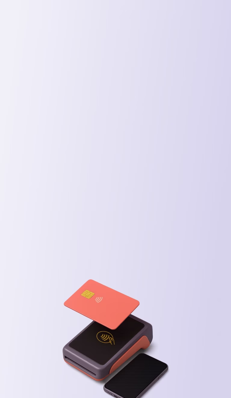 Платёжный терминал с картой и телефоном – символ кредитной линии и лёгкого доступа к деньгам.